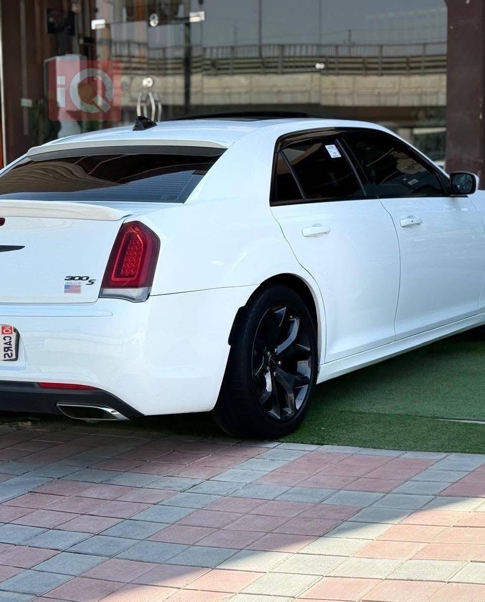 كرايسلر 300